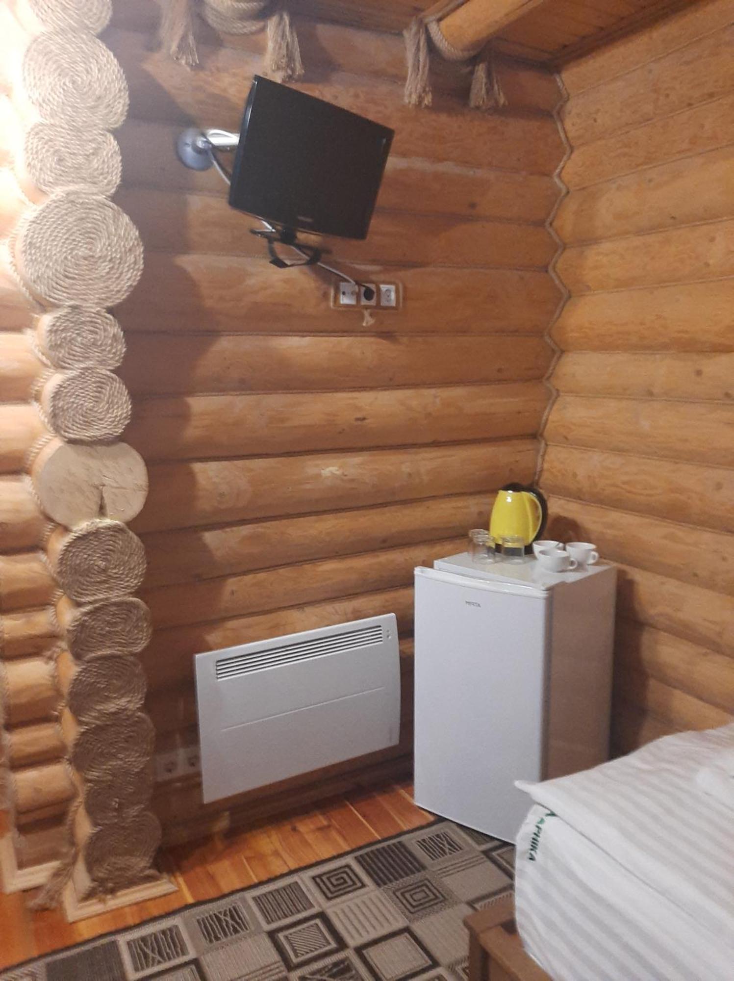 Арніка Hotel Felsőszinevér Kültér fotó